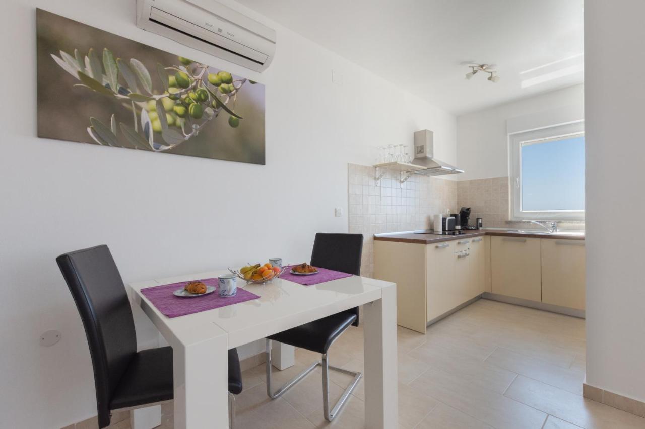 Apartments Quarnero Rabac Bagian luar foto
