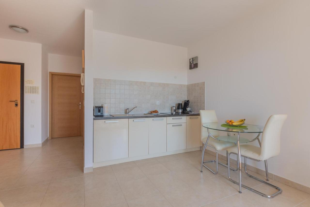 Apartments Quarnero Rabac Bagian luar foto